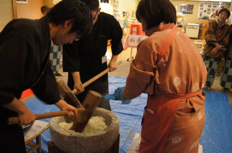 お正月「新春　お餅つき大会」